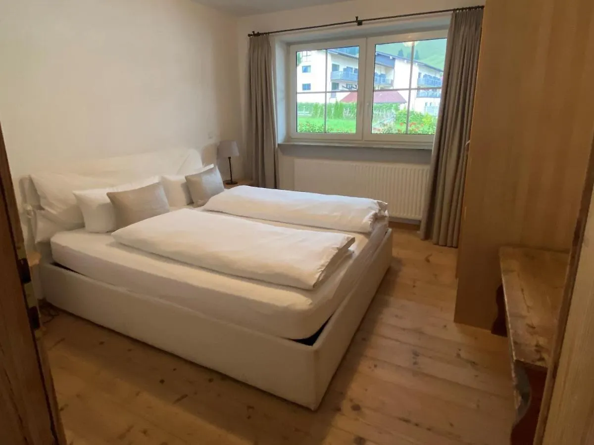 Chalet Jochpass: Ferienwohnungen with Hotel Lanig Wellness Access Bad Hindelang Apartment