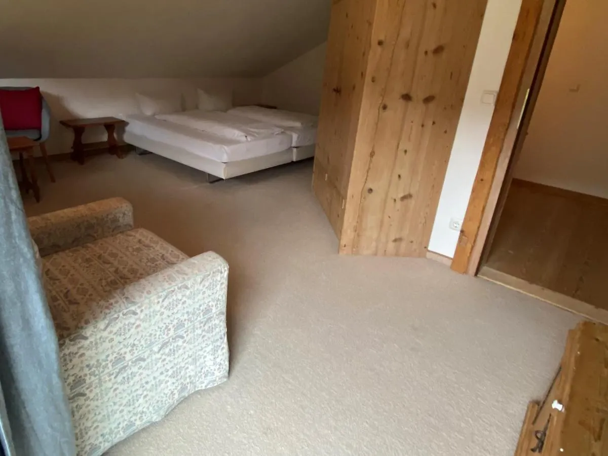 Apartment Chalet Jochpass: Ferienwohnungen with Hotel Lanig Wellness Access Bad Hindelang