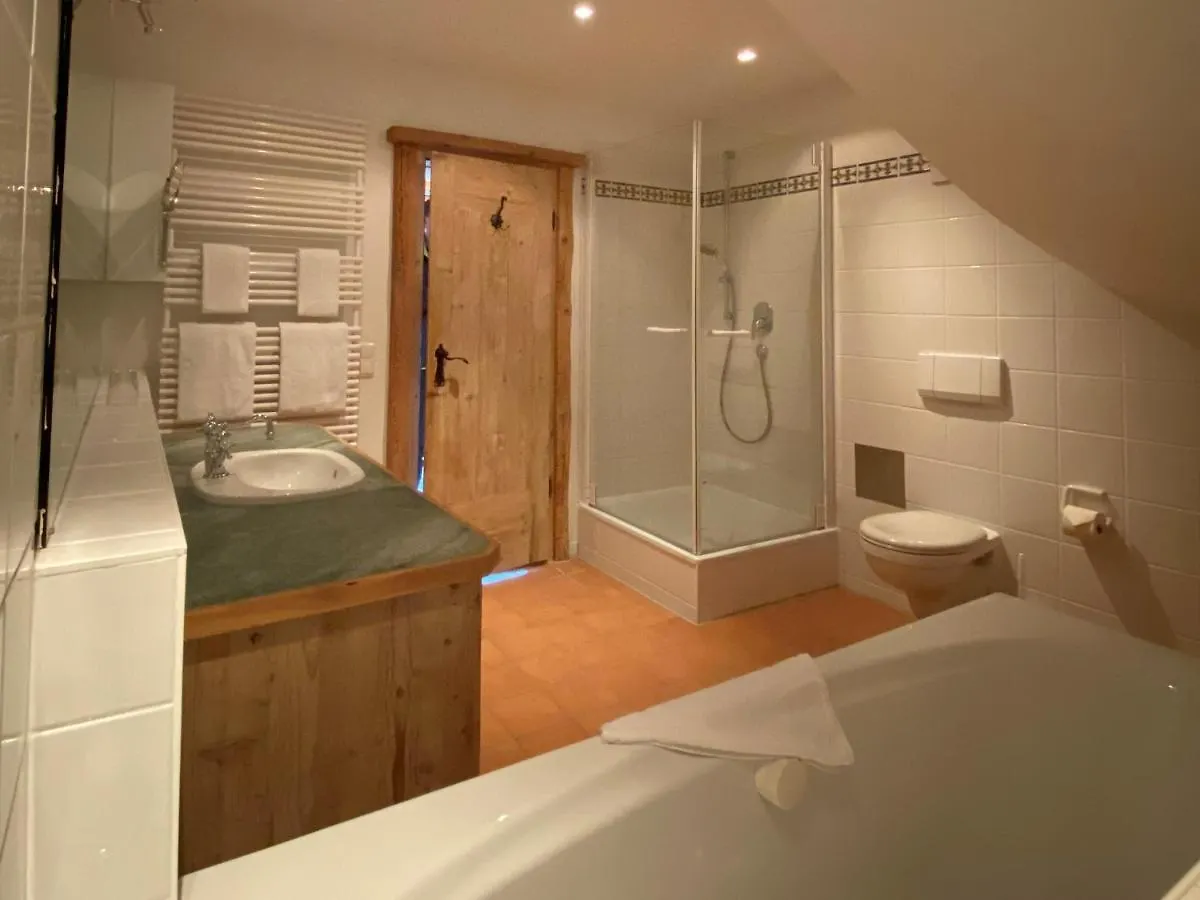 Chalet Jochpass: Ferienwohnungen with Hotel Lanig Wellness Access Bad Hindelang