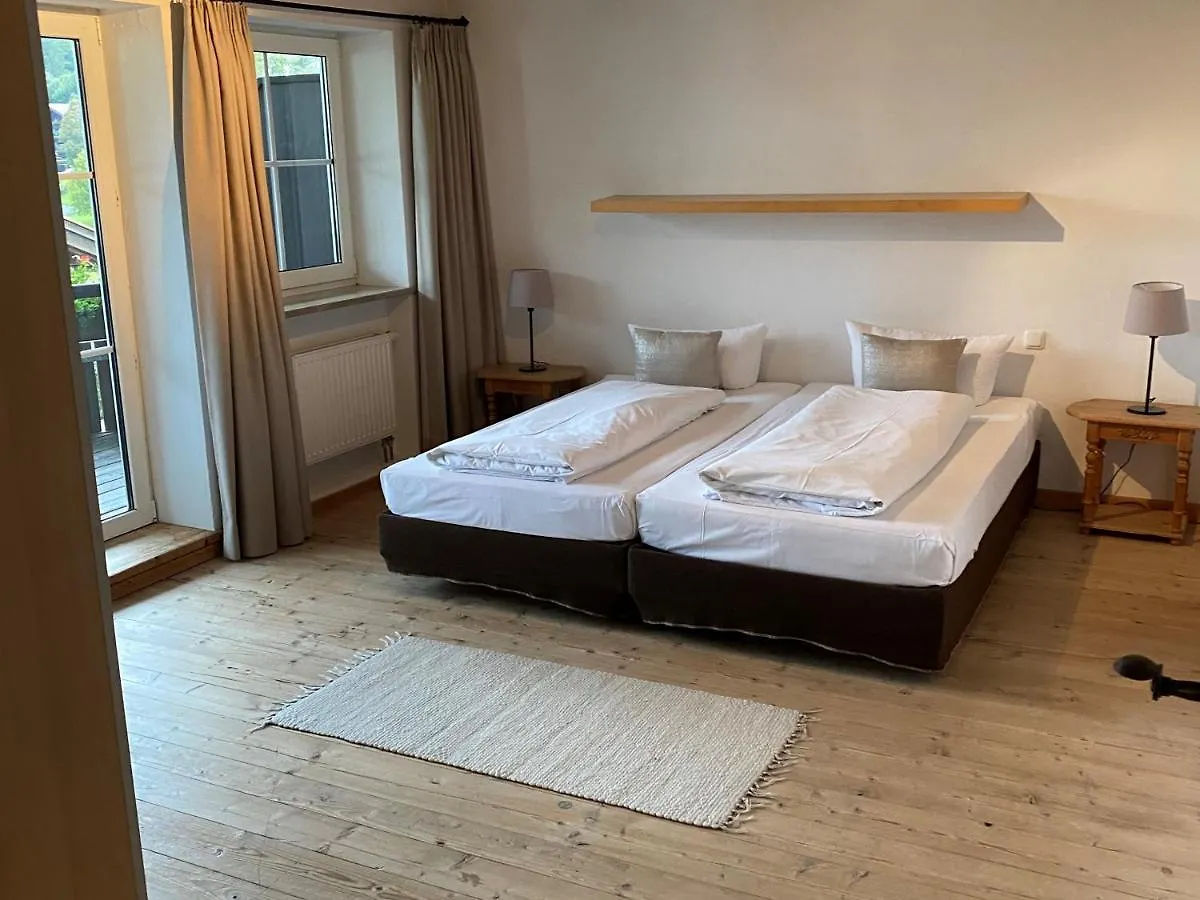 Chalet Jochpass: Ferienwohnungen with Hotel Lanig Wellness Access Bad Hindelang