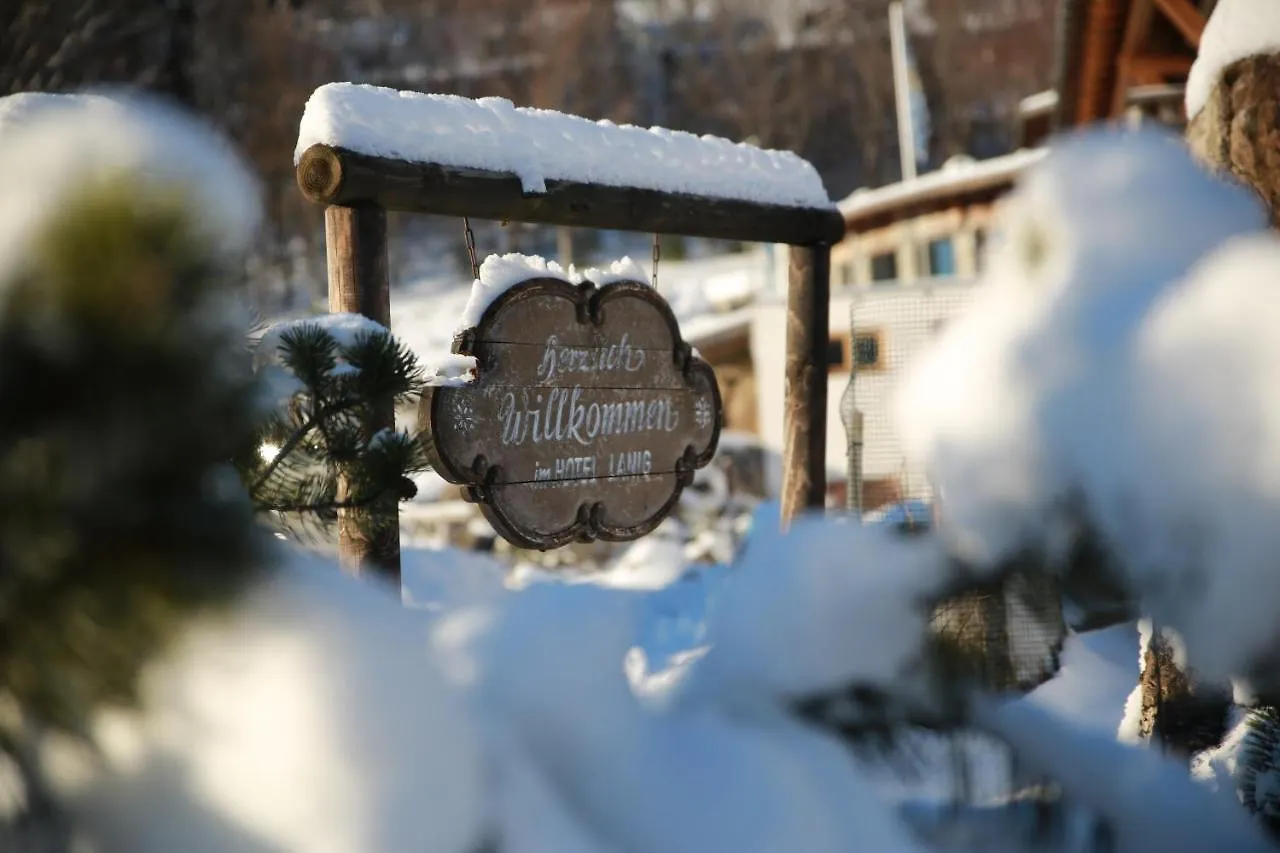 Apartment Chalet Jochpass: Ferienwohnungen with Hotel Lanig Wellness Access Bad Hindelang